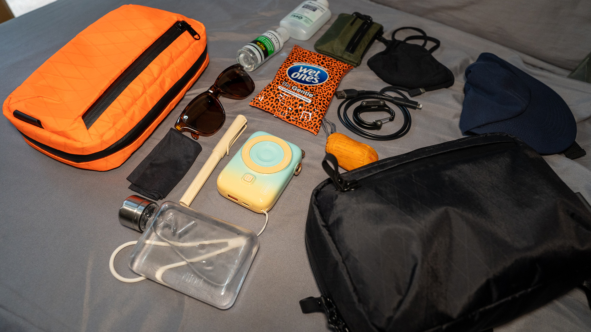 Alpaka Tech Case vs Max Packing Less